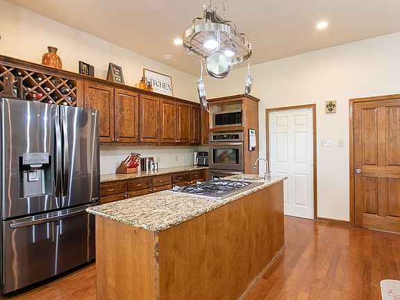 4th image of 961 Forest Trail Dr