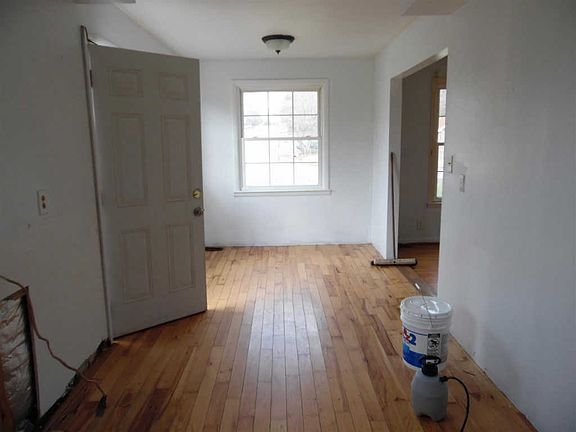 2nd image of 604 Eva Dr