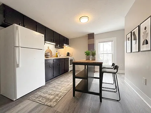 25 Kinsley St Photo 1