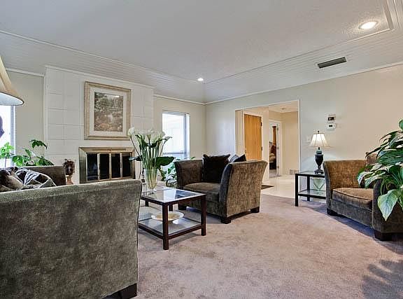 4th image of 2446 Bonnywood Ln