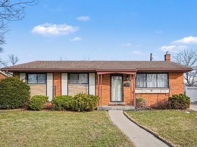 15600 Sunset St, Livonia, MI, 48154