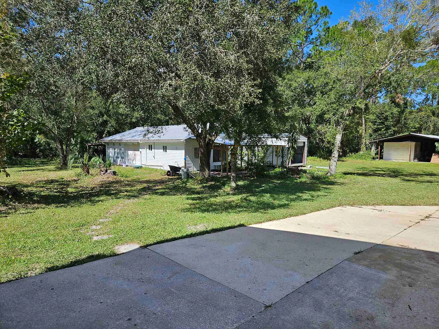 568 N Samsula Dr — Photo 4