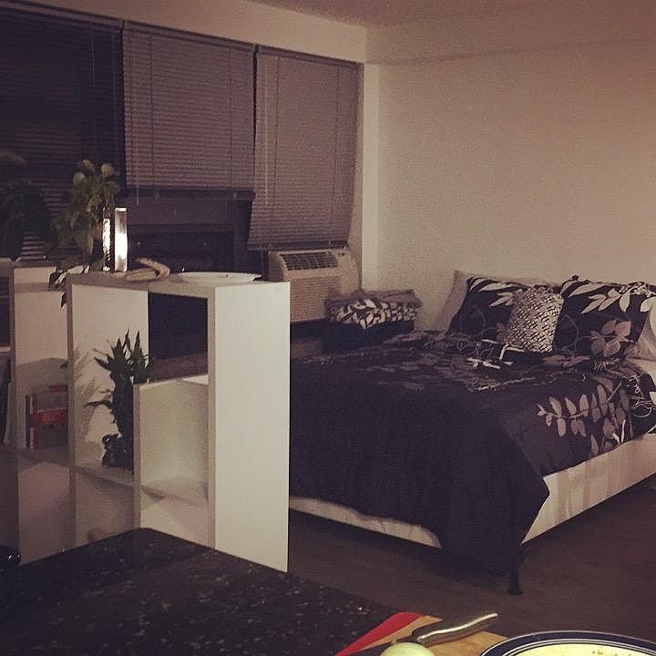 1st image of 1606 E 50th Pl APT 9A