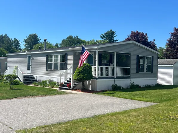 20 Town and Country Drive, Lisbon, ME 04250