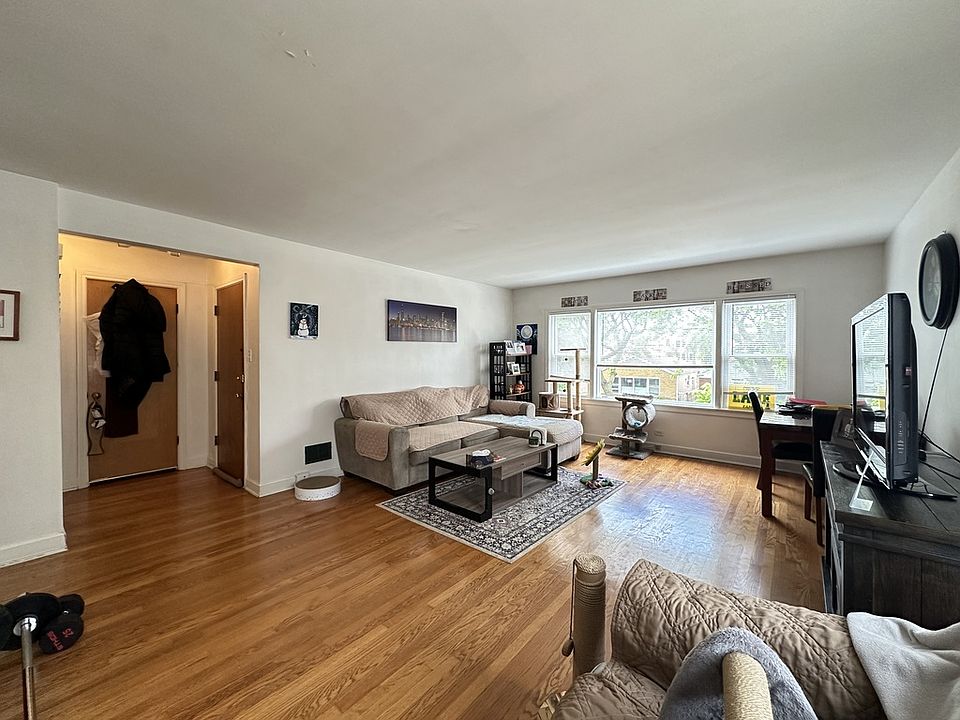 1st image of 2707 W Berwyn Ave #3F