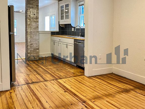 4th image of 429 Blaine St