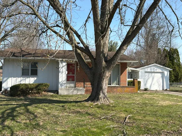 573 Scotch Elm Ln, Galesburg, IL 61401