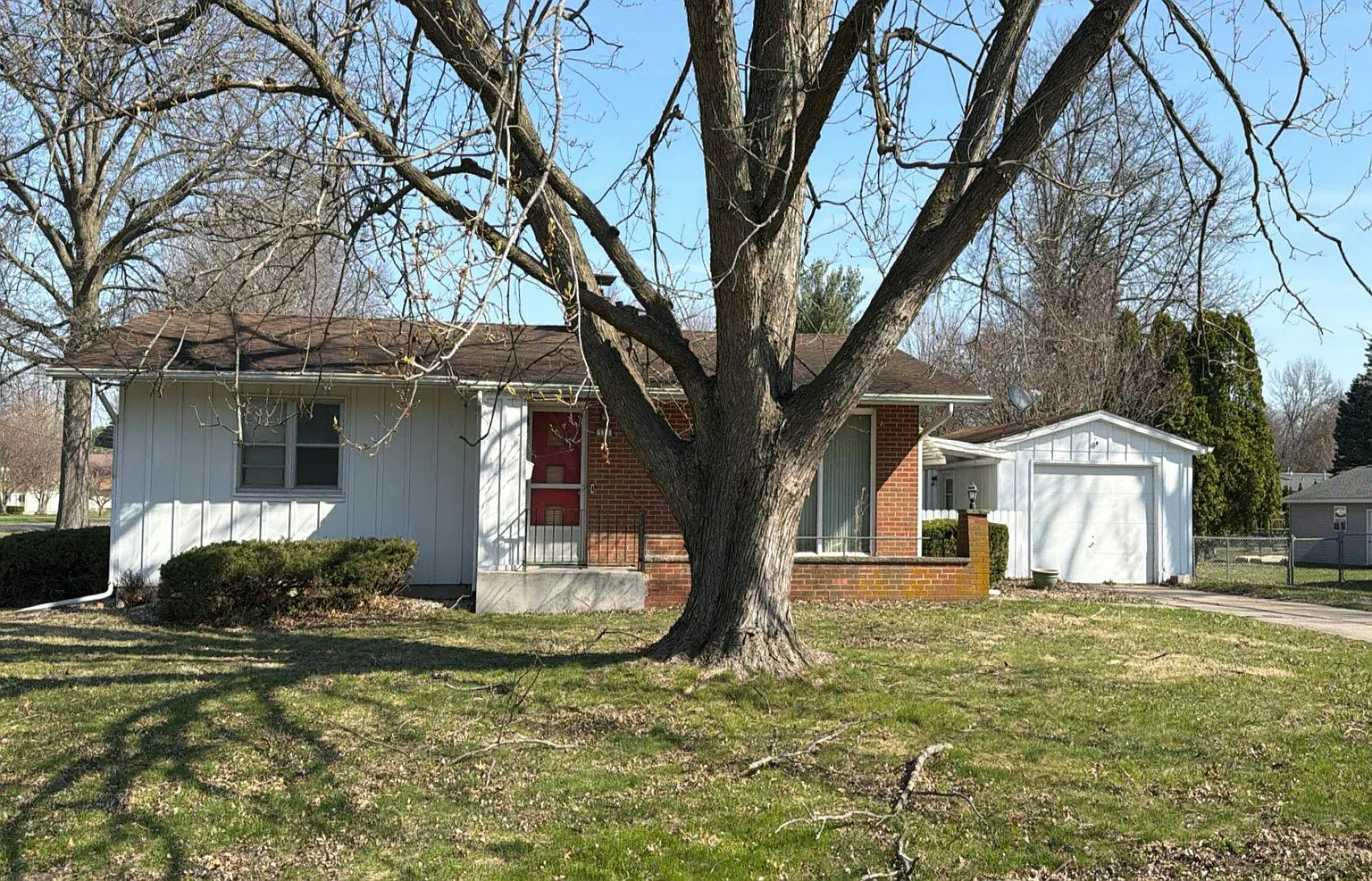 573 Scotch Elm Ln photo 1