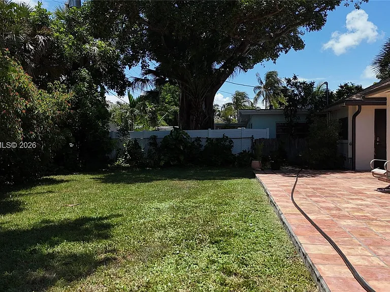 3208 Beacon St — Photo 20