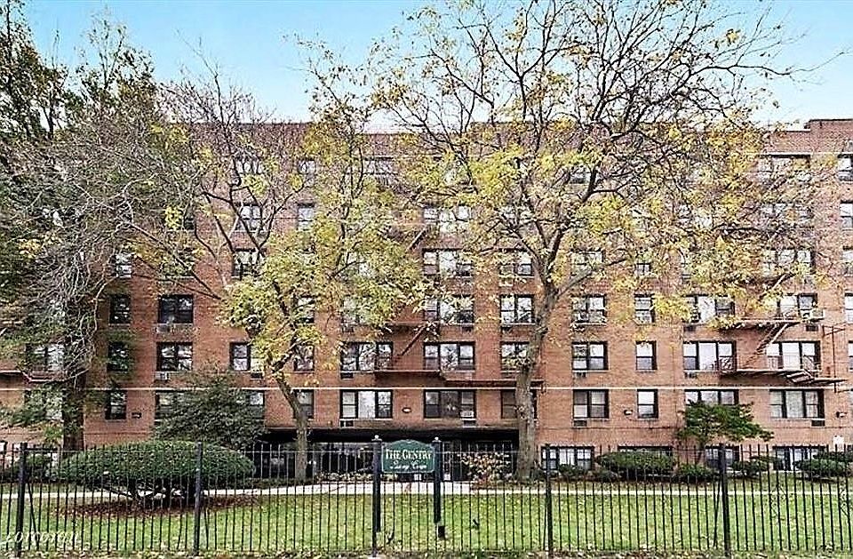 2nd image of 330 Lenox Rd APT 4J