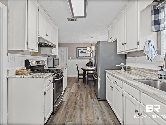 5th image of 6609 Blakeley Ct