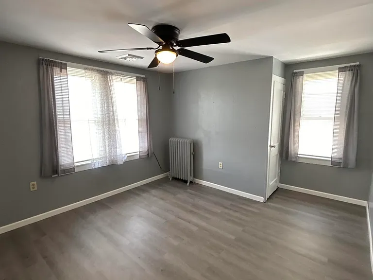 1418 Grove St — Photo 8