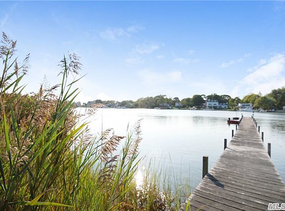 3rd image of 4 Belle Harbor Ct