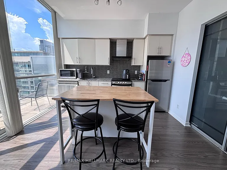 352 Front St W #Penthouse 03 — Photo 10