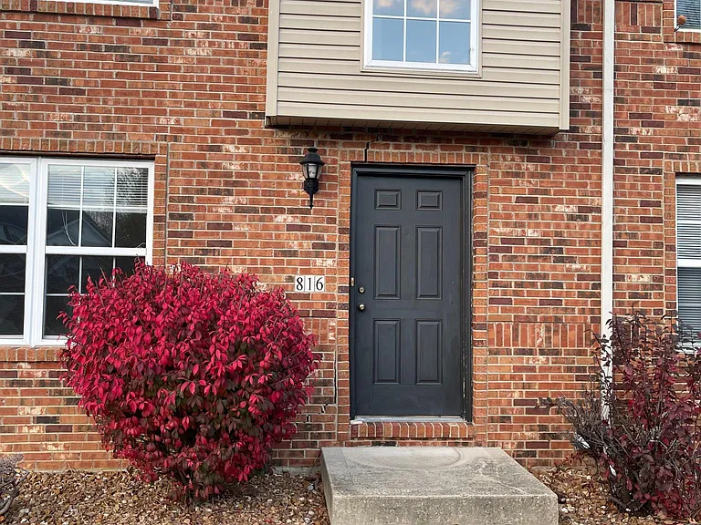 816 Woodsedge Dr #816 — Photo 1
