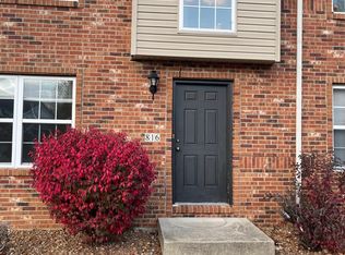 816 Woodsedge Dr #816, Maryville, IL 62062