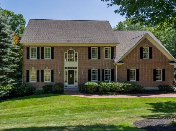 35 Colonel Daniels Drive, Bedford, NH 03110