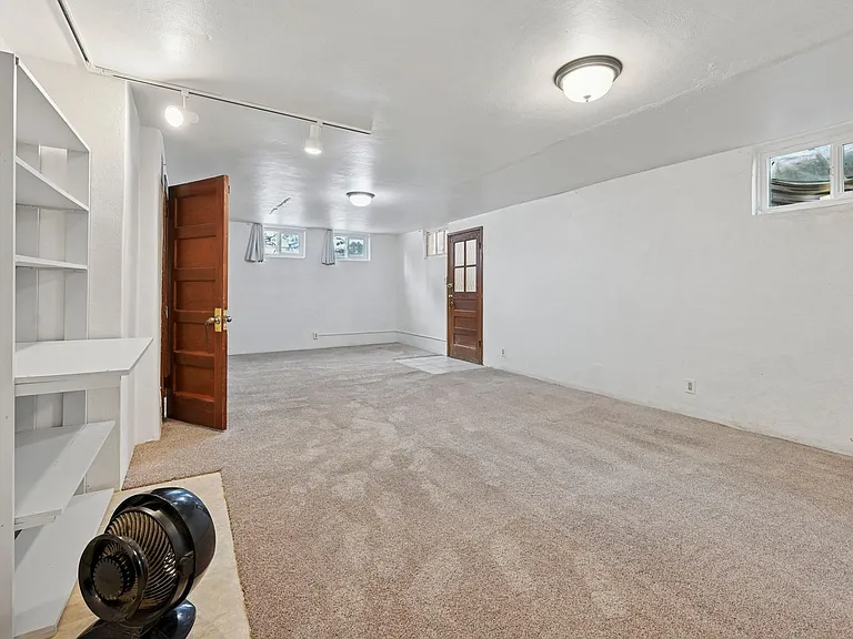 1318 E Willamette Ave — Photo 1