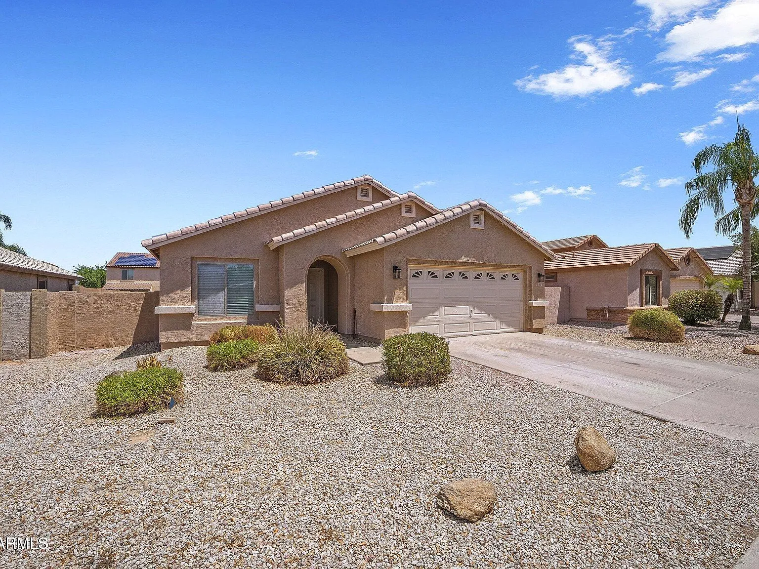 4 bed, 2.0 bath, 1713 sqft, $2,100 — Photo 1
