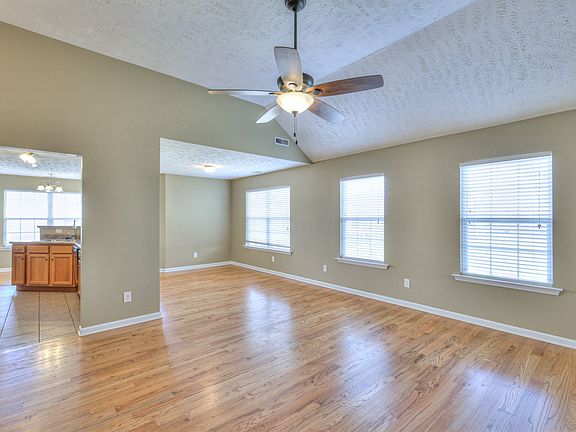 4th image of 1108 Maxfli Dr