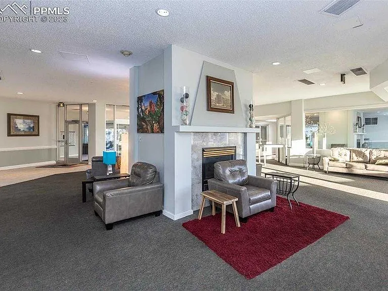 411 Lakewood Cir #906A — Photo 22