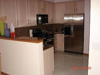 4th image of 960 Enfield Dr #3-F4