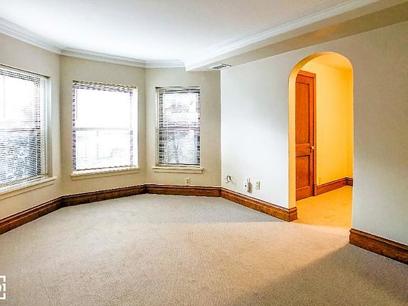 5th image of 2837 N Southport Ave #Grdn