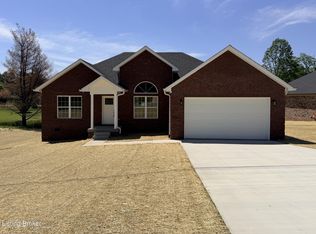 1460 Tucker Dr, Bardstown, KY 40004