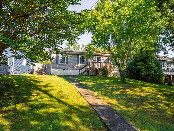 4th image of 752 Hillcrest Ave