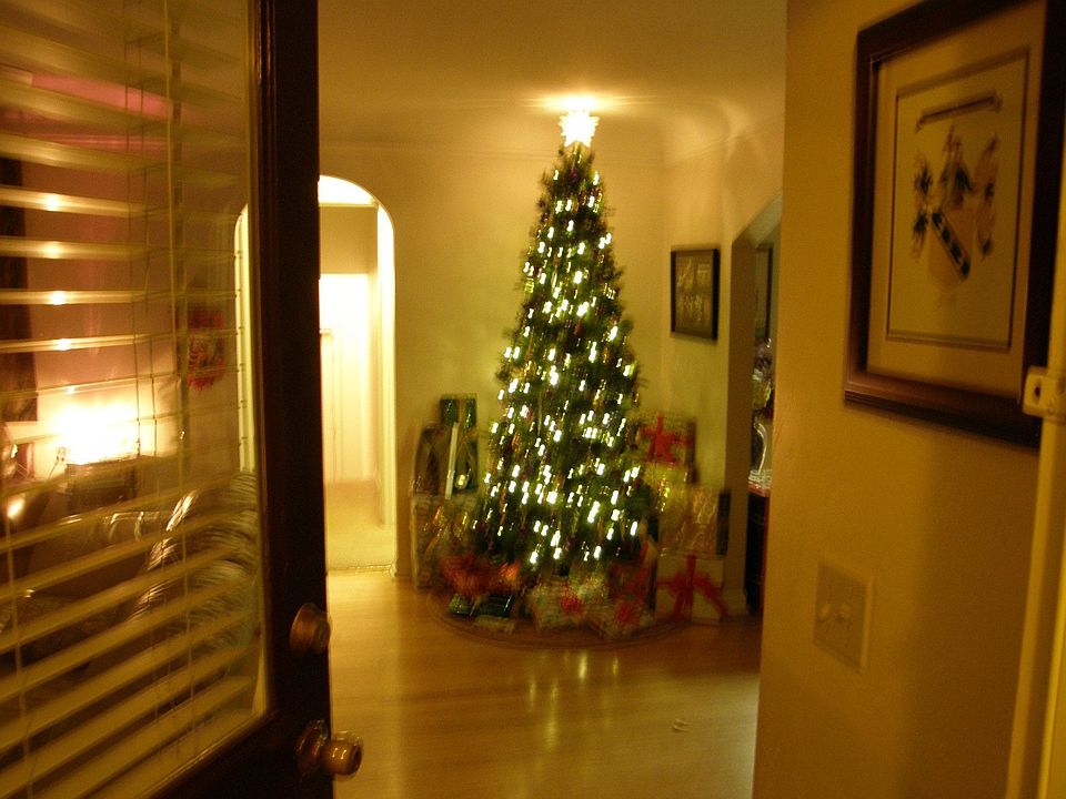 living rm Christmas time