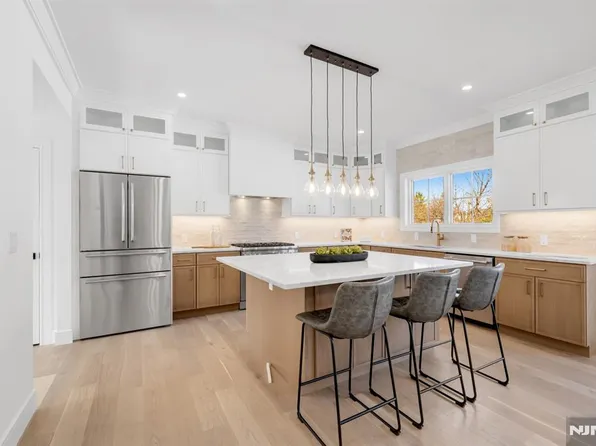 12 Cameron Rd, Tenafly, NJ 07670