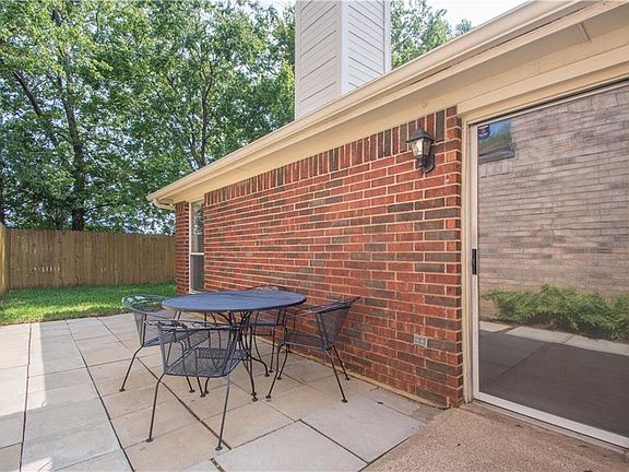4th image of 1375 Mimosa Ln