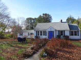 90 Waites Corner Rd, South Kingstown, RI 02892