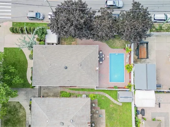 381 Burgher Avenue image 37 of 41