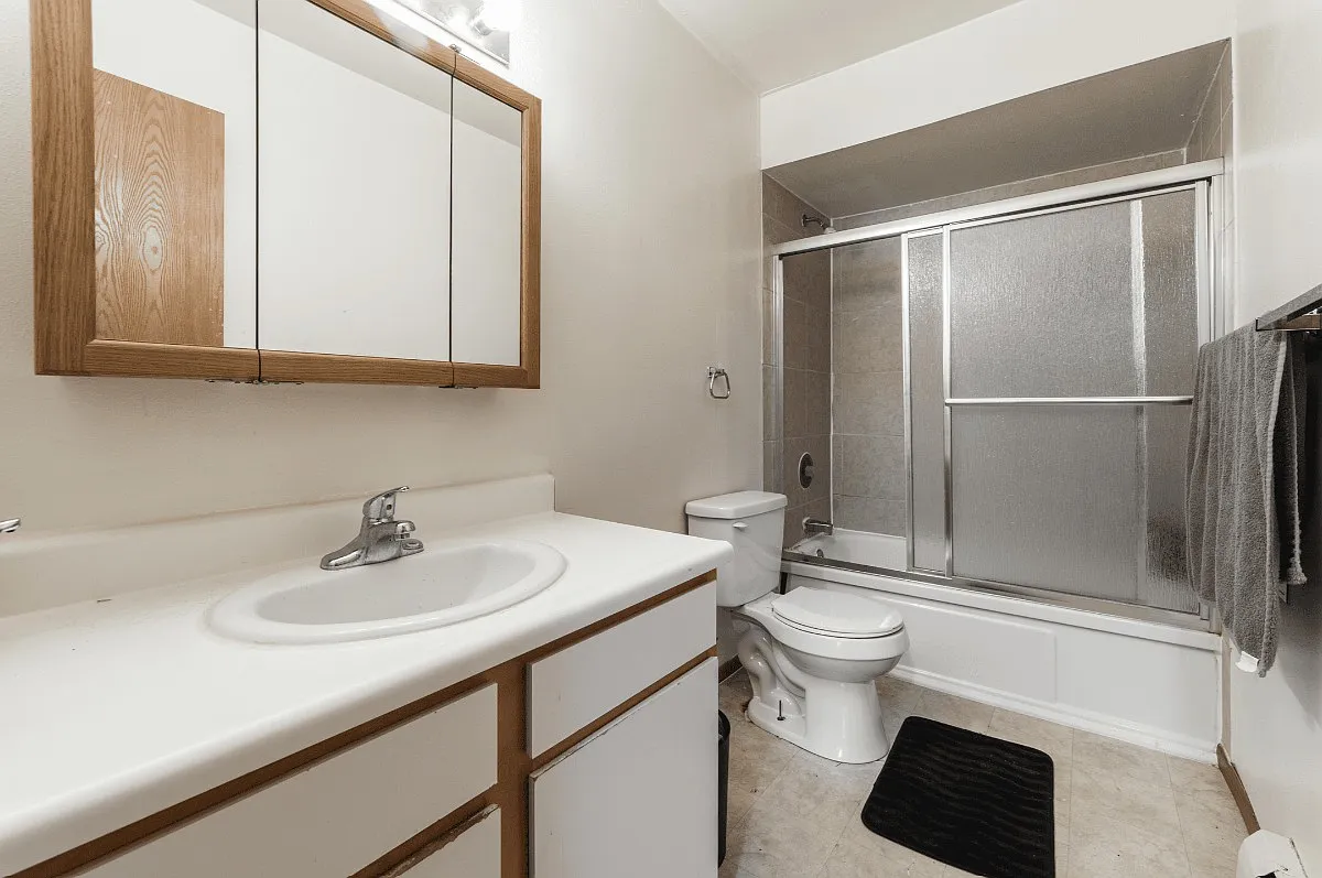 3 bed, 960 sqft, $1,375 — Photo 4
