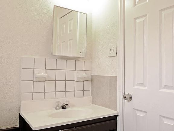 5th image of 3822 Dabney St #P4c80wmks