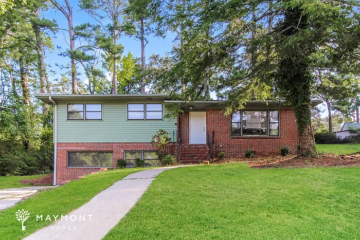 3 bed, 1.0 bath, 1238 sqft, $1,345 — Photo 1