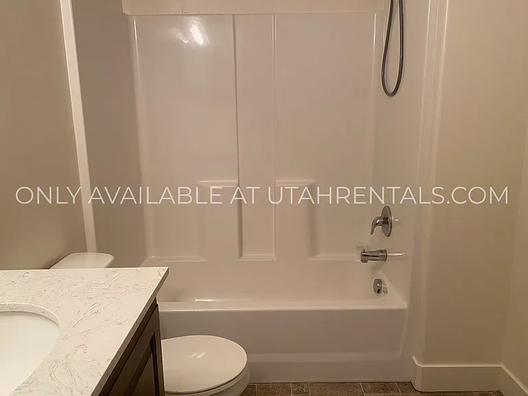 345 W Park View Ln — Photo 21