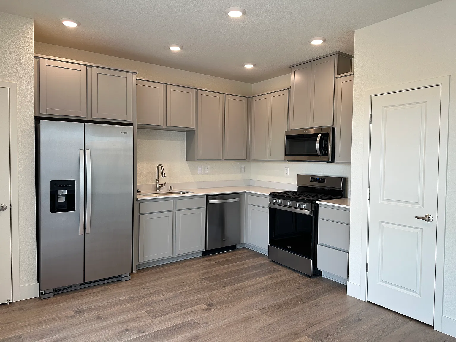 4 bed, 2.5 bath, 1471 sqft, $2,650 — Photo 3