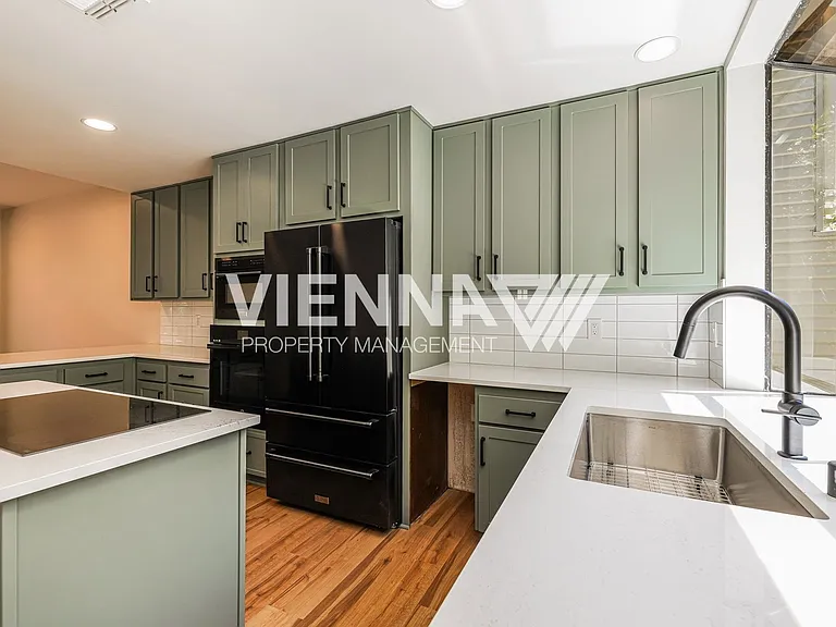 340 Wyndgate Rd — Photo 5