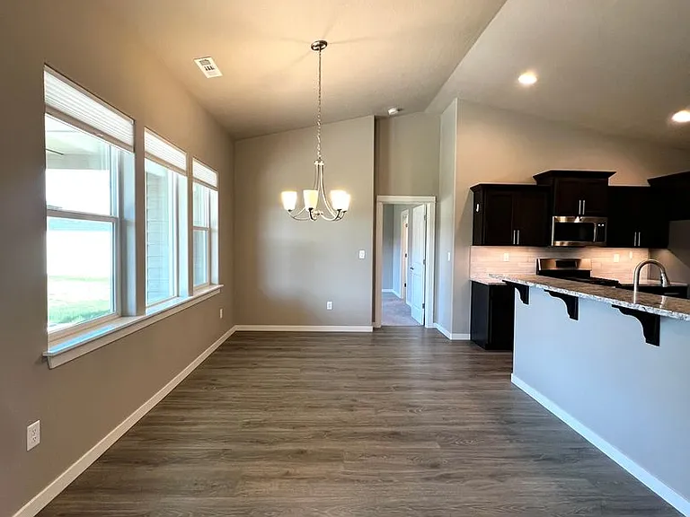 6112 Cottonwood Loop — Photo 12