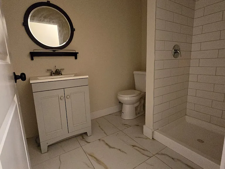 101 W Broadway #1 — Photo 3