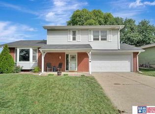 8516 Sunbeam Ln, Lincoln, NE 68505