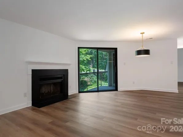 7516 Pebblestone Dr APT E, Charlotte, NC 28212
