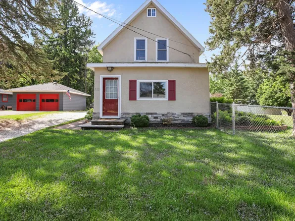 308 8th Ave SE, Forest Lake, MN 55025