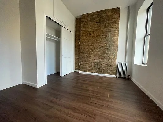 Rented by Ledvech Group | media 5