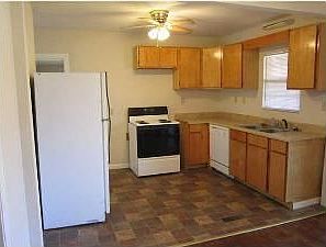 4th image of 5012 Greenview Dr