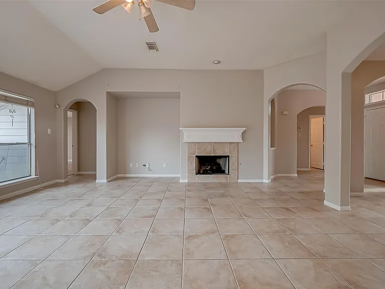 8714 Pleasantbrook Dr — Photo 10