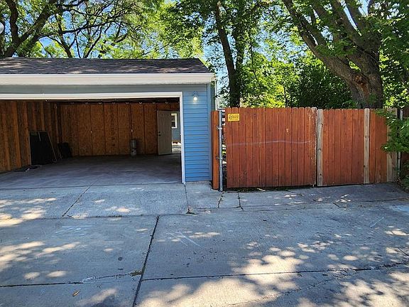 3rd image of 4735 W Fond Du Lac AVENUE