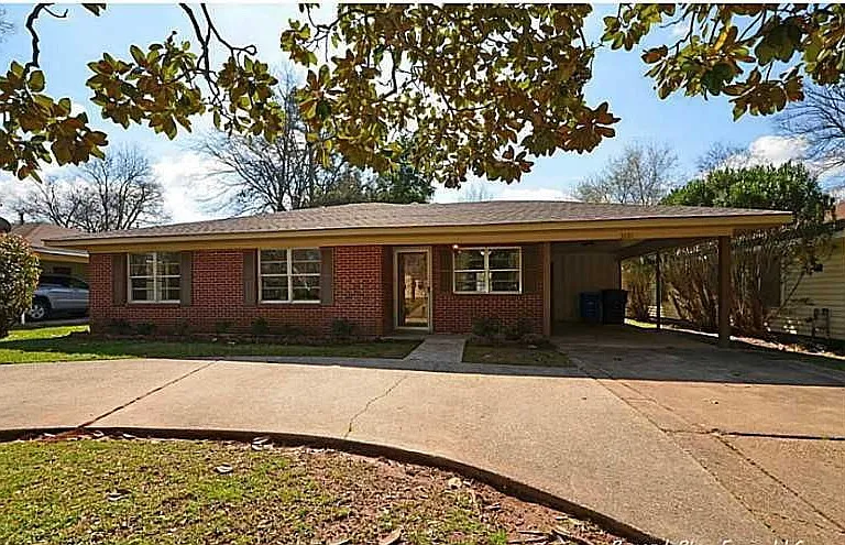3881 Greenway Pl — Photo 1